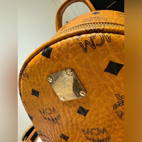 MCM STARK SIDE STUDS BACKPACK IN VISETOS - Picture 7 of 16